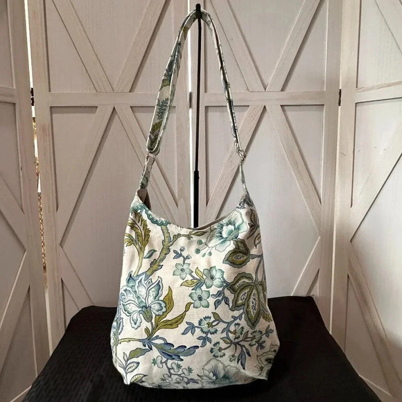 Lireca Medium Floral Print One Handle Hobo Bag - Picture 1 of 9